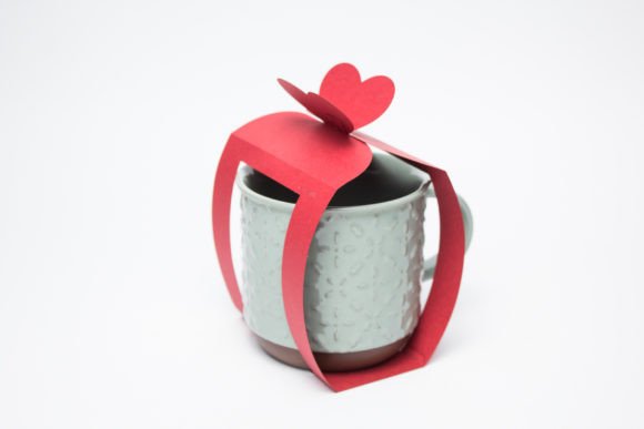 3D SVG 15oz Mug Box with Heart Decoration for Birthdays